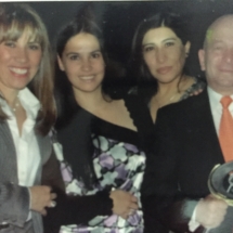 Recibiendo distintivo Empresa Socialmente Responsable Recibiendo distintivo Empresa Socialmente Responsable