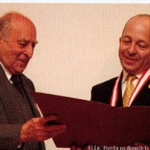 Medalla Liderazgo Anahuac 2005 Padre Gregorio Medalla Liderazgo Anahuac 2005 Padre Gregorio